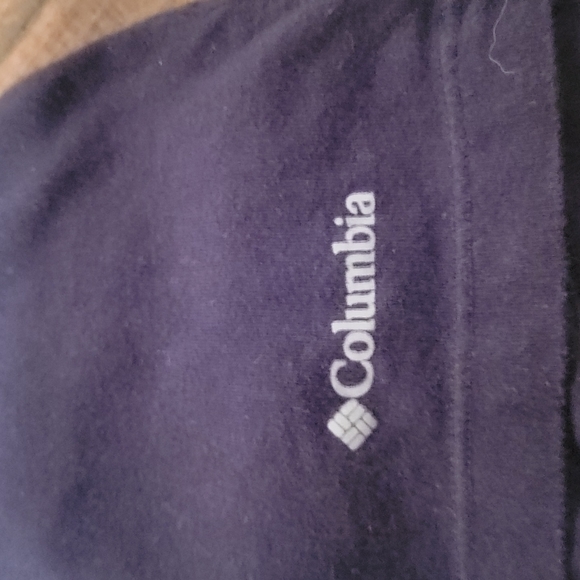 Columbia Solid Black V Neck Tee, LG - Picture 3 of 3